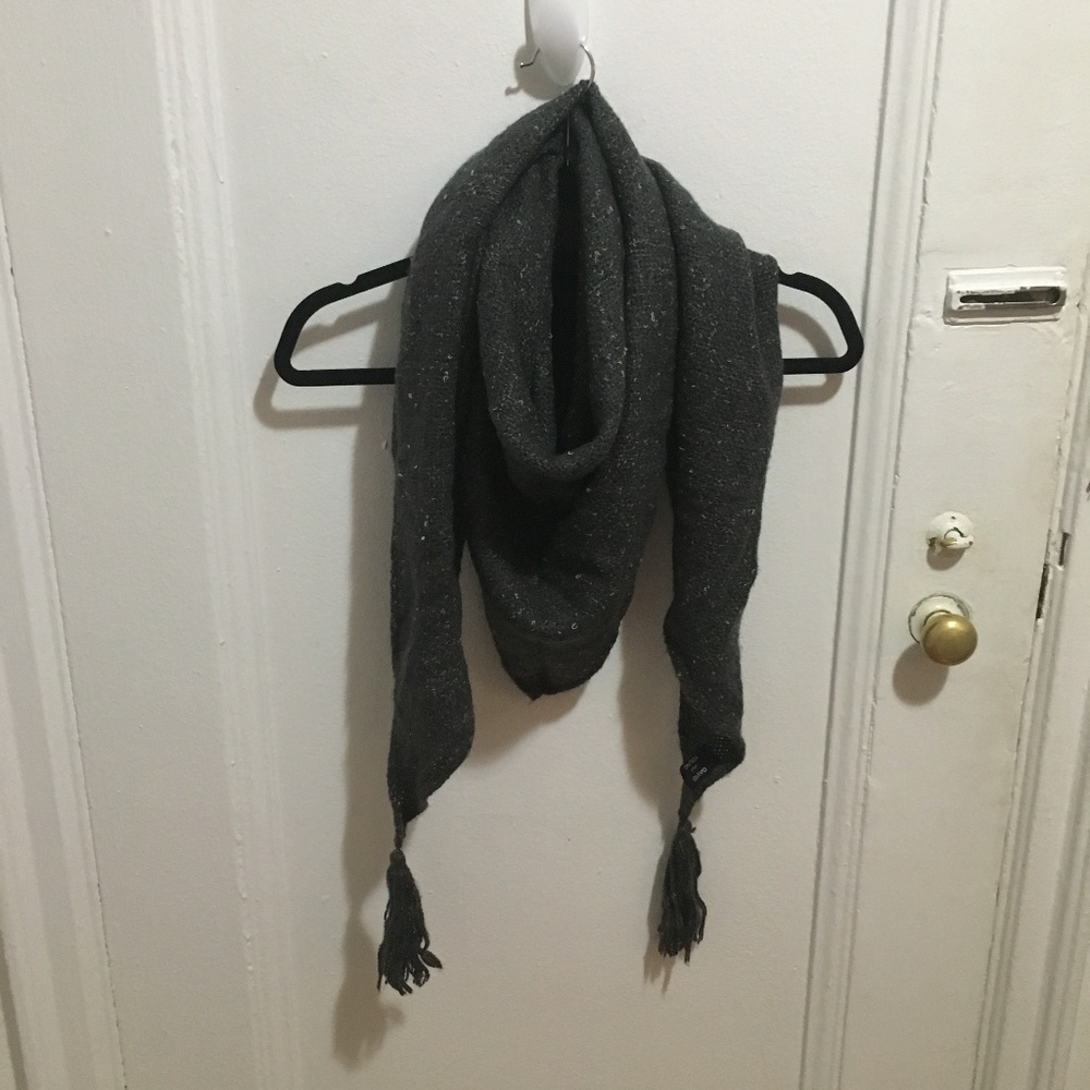 Triangle scarf